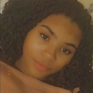 Meet your Posher, Lena